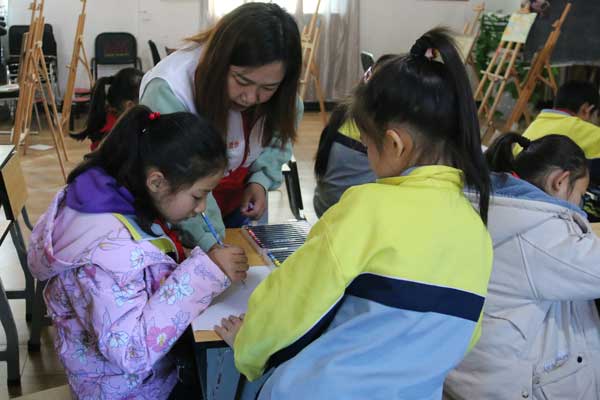 西盟 舞蹈輔導(dǎo)志愿服務(wù)點亮群眾文化生活