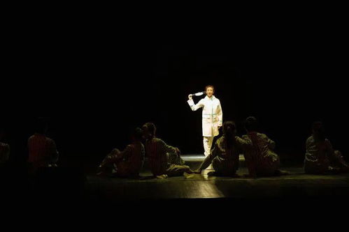 用藝術(shù)凝聚力量——2020年青浦區(qū)抗擊疫情主題原創(chuàng)文藝作品展評展演側(cè)記